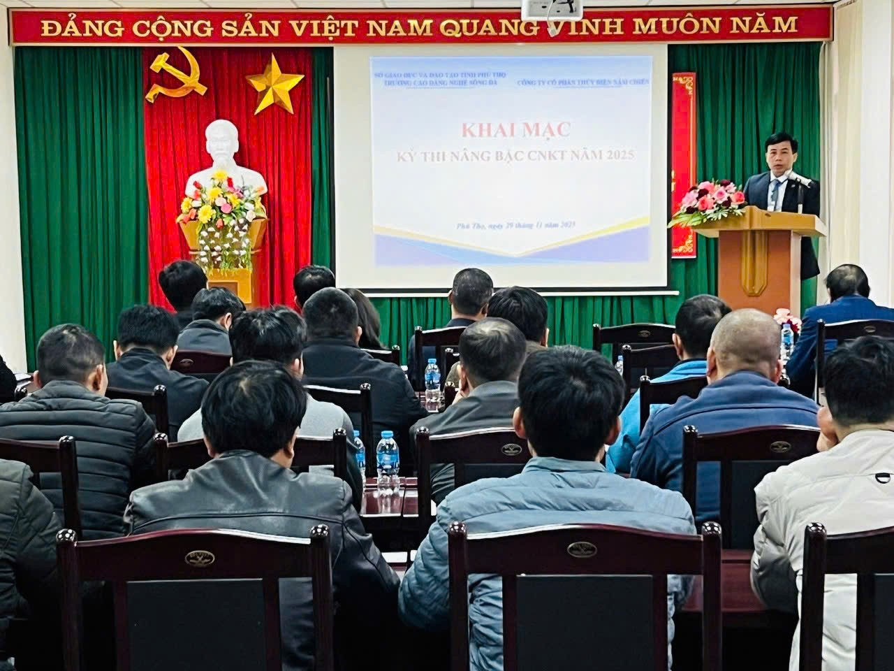 Video giới thiệu về trường HNIVC 2025