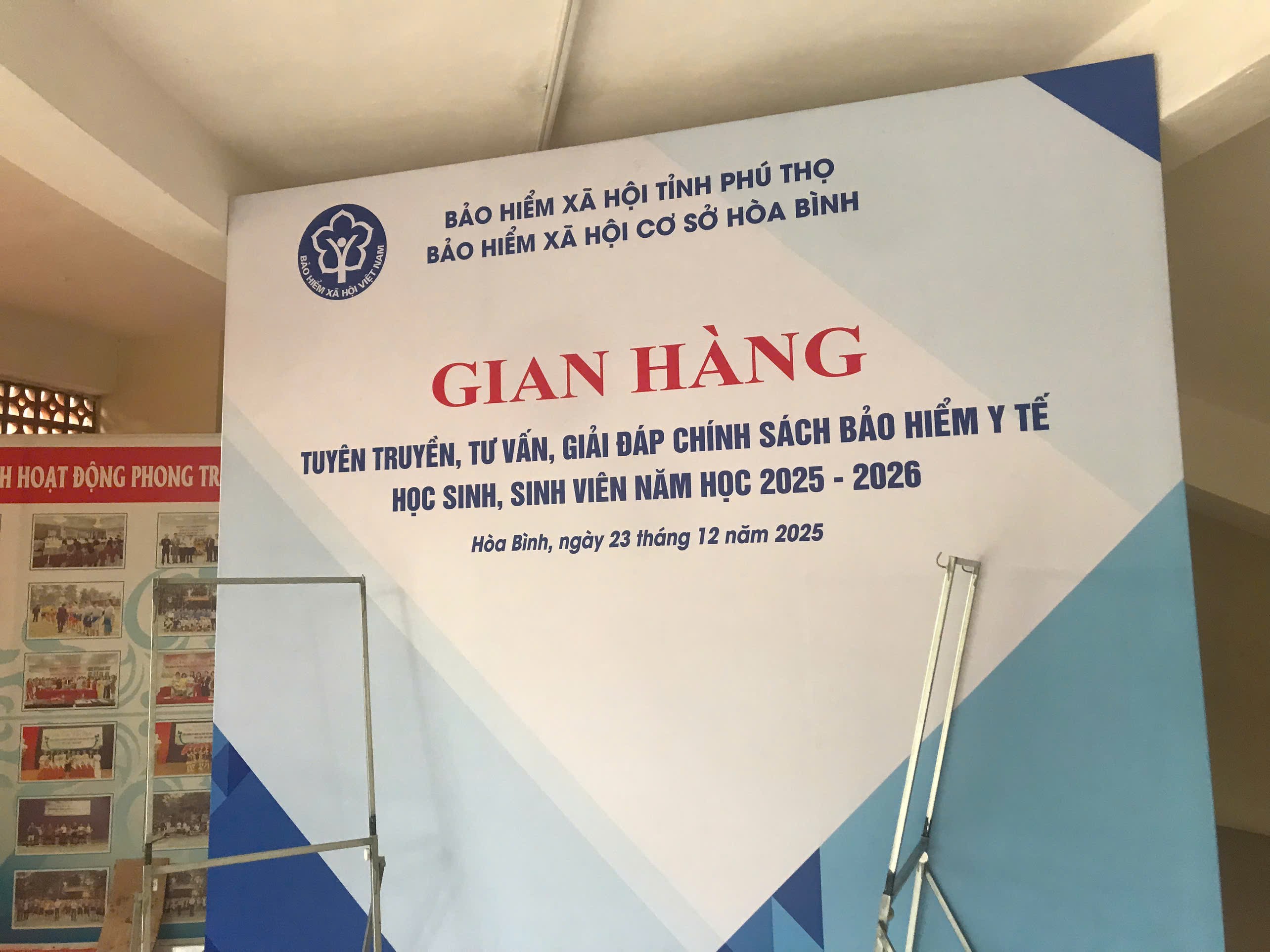 "Gian hàng tuyên truyền, tư vấn, giải đáp chính sách bảo hiểm y tế (BHYT) học sinh, sinh viên” năm học 2025 - 2026