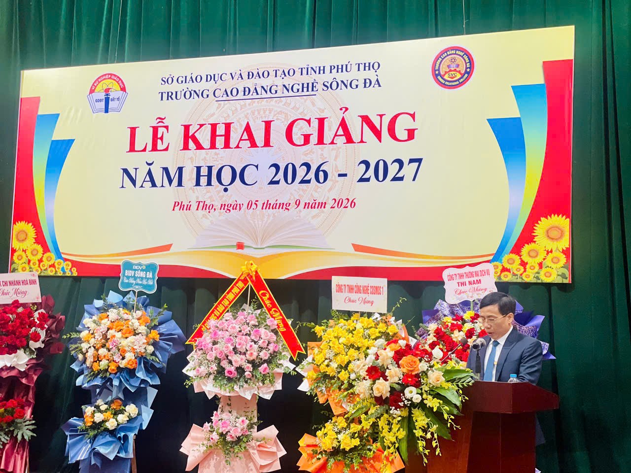 TRƯỜNG CAO ĐẲNG NGHỀ SÔNG ĐÀ RỘN RÀNG TIẾNG TRỐNG KHAI GIẢNG NĂM HỌC MỚI 2026 - 2027