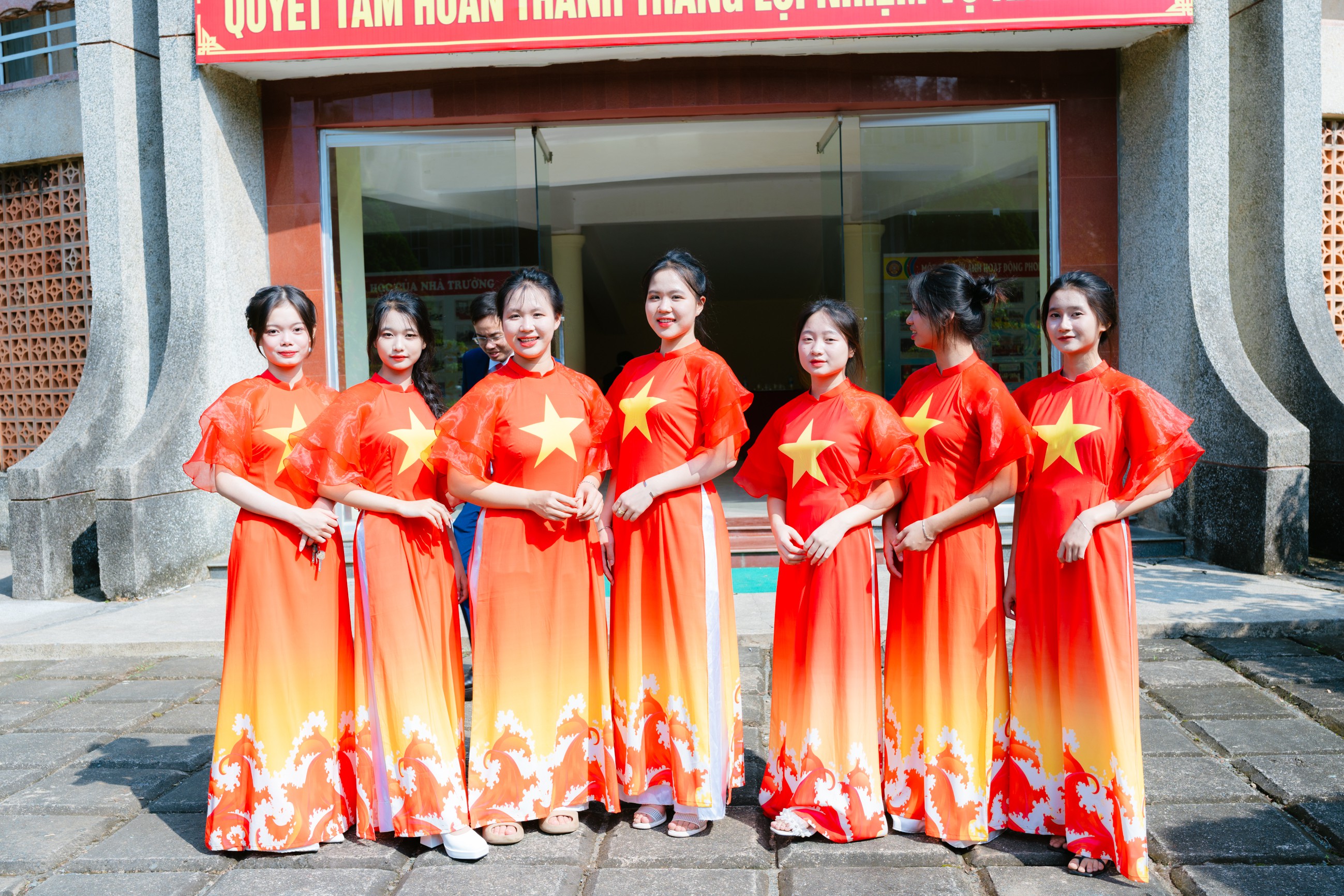 Video giới thiệu về trường HNIVC 2025