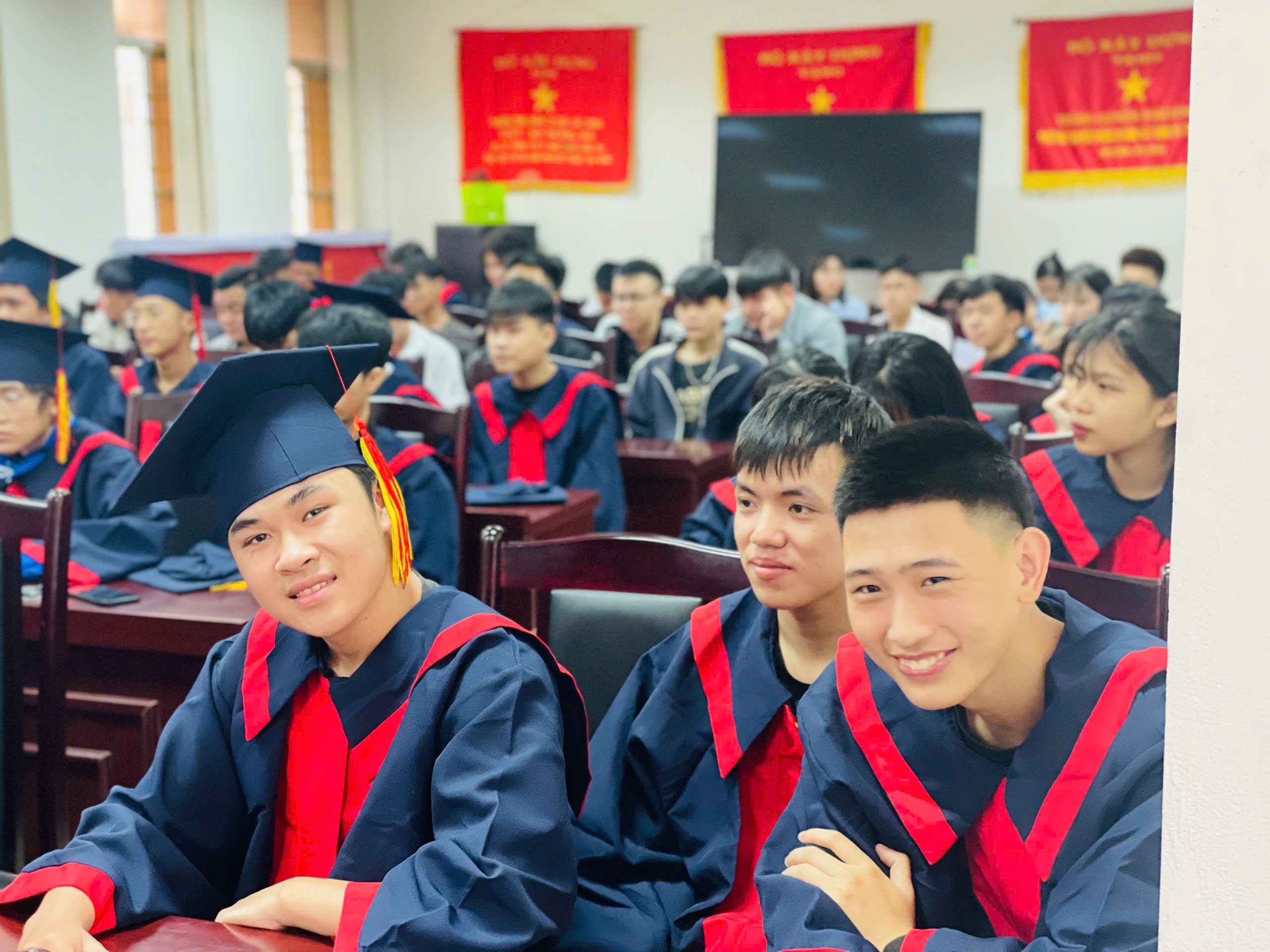 Video giới thiệu về trường HNIVC 2025